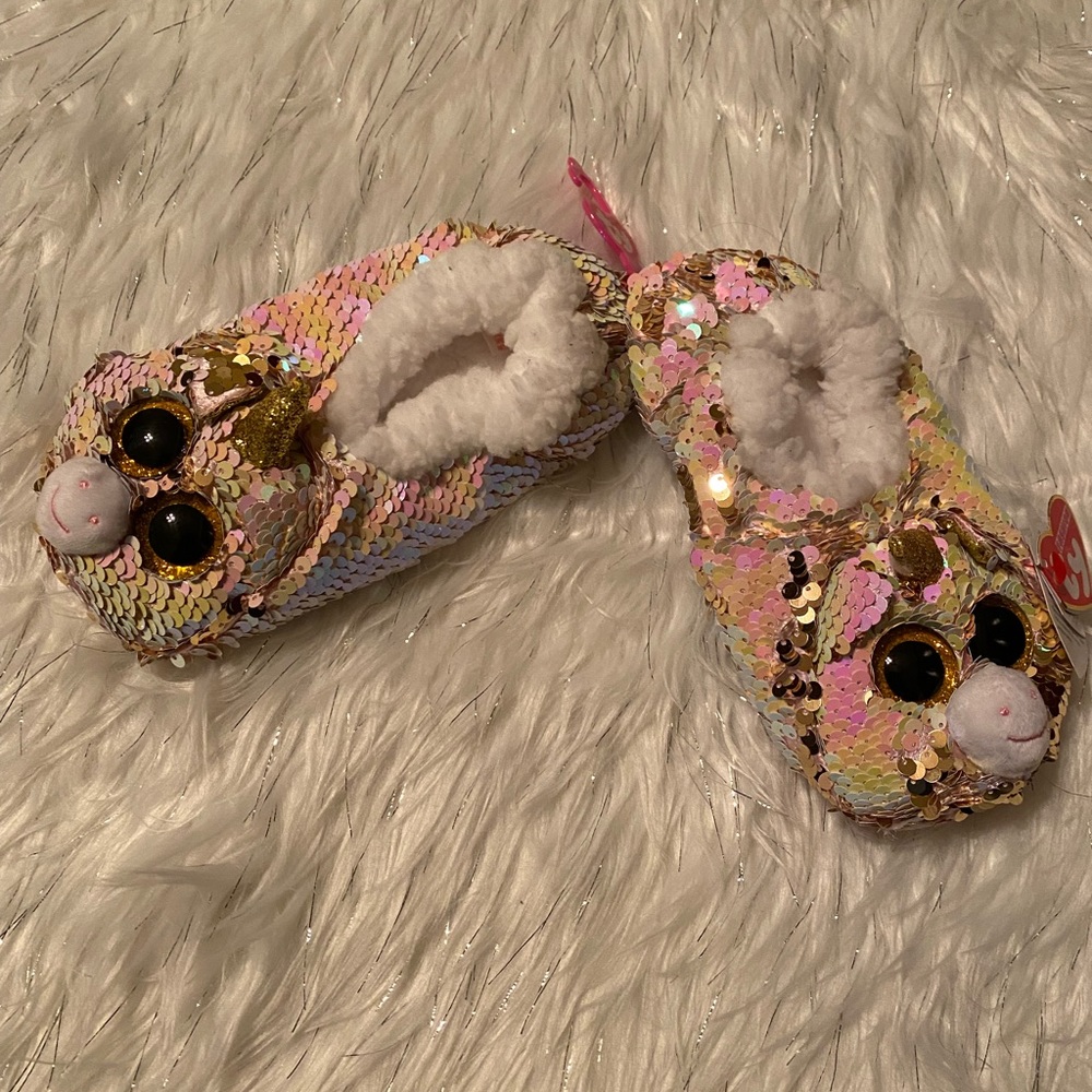 Slippers,shoes,